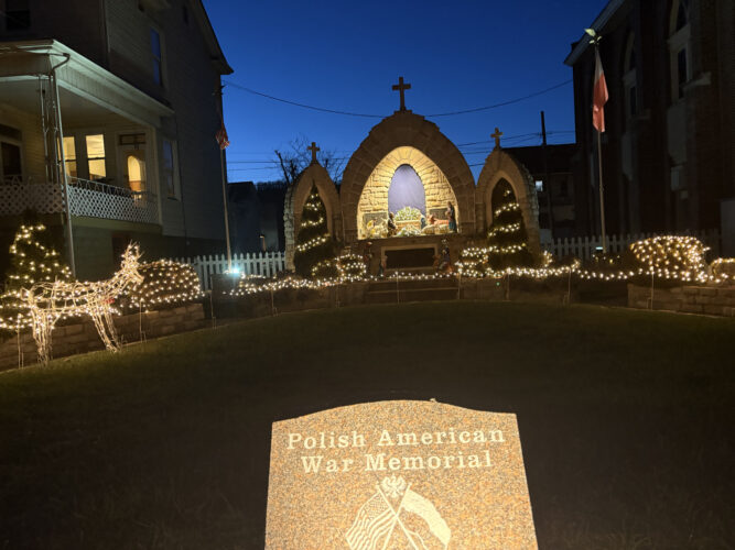 South Wheeling Memorial Lit Up for the Holidays